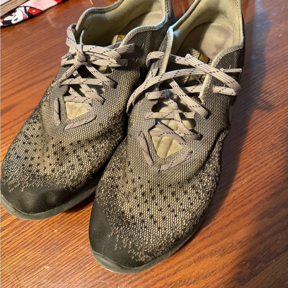 Men's Air Max Shoes in green